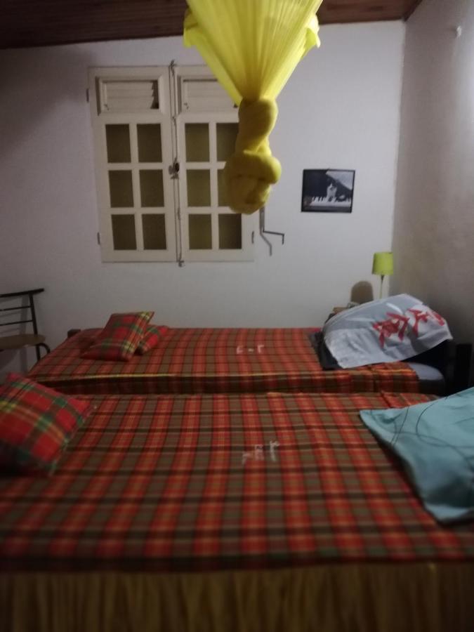 Hebergement Mouchas F4 - Dans Villa Les Polycias Sainte-Luce Exteriör bild