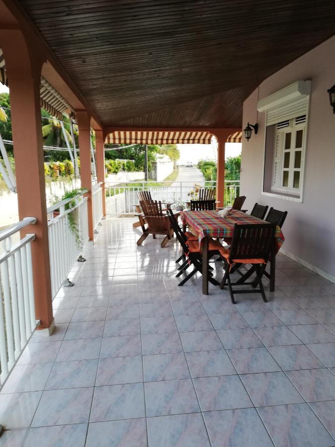 Hebergement Mouchas F4 - Dans Villa Les Polycias Sainte-Luce Exteriör bild