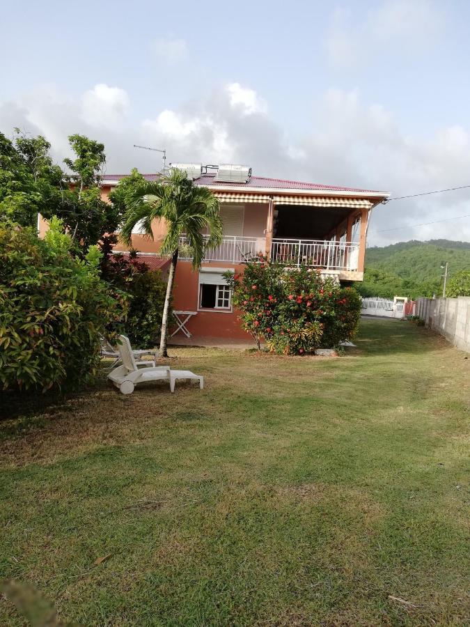 Hebergement Mouchas F4 - Dans Villa Les Polycias Sainte-Luce Exteriör bild