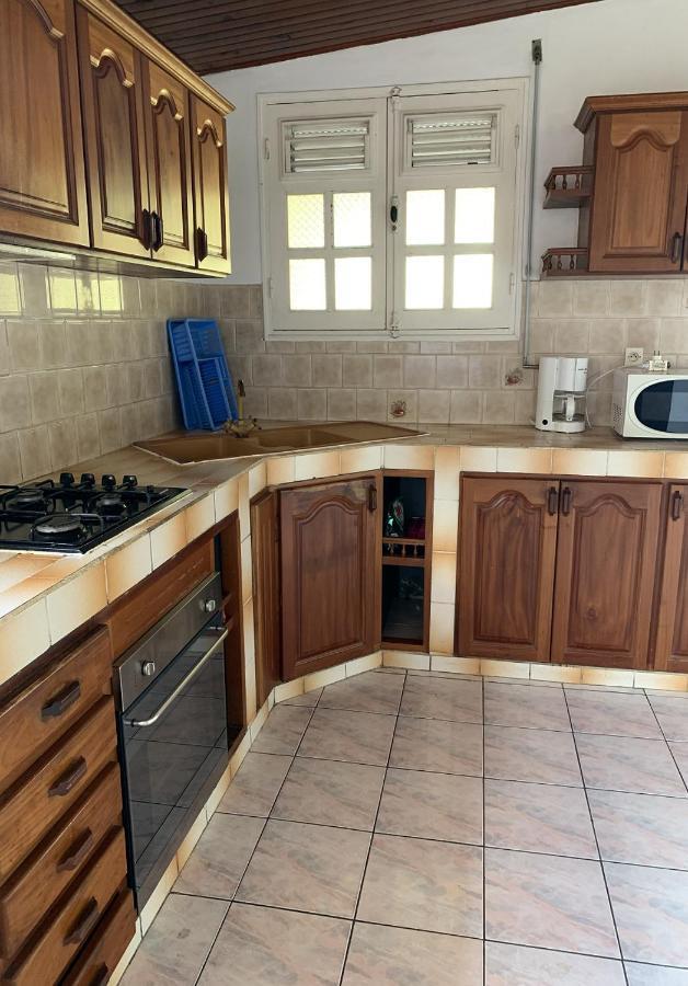Hebergement Mouchas F4 - Dans Villa Les Polycias Sainte-Luce Exteriör bild