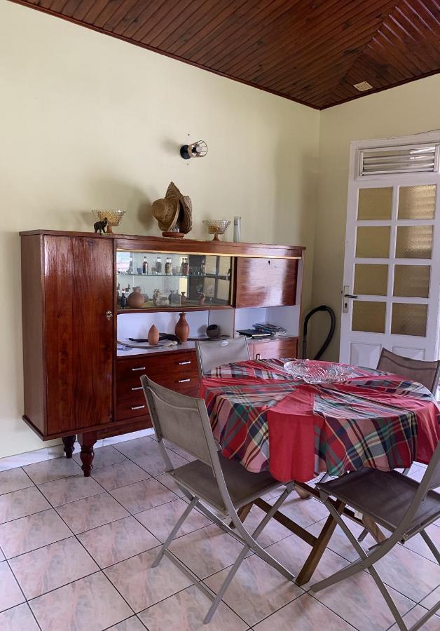Hebergement Mouchas F4 - Dans Villa Les Polycias Sainte-Luce Exteriör bild