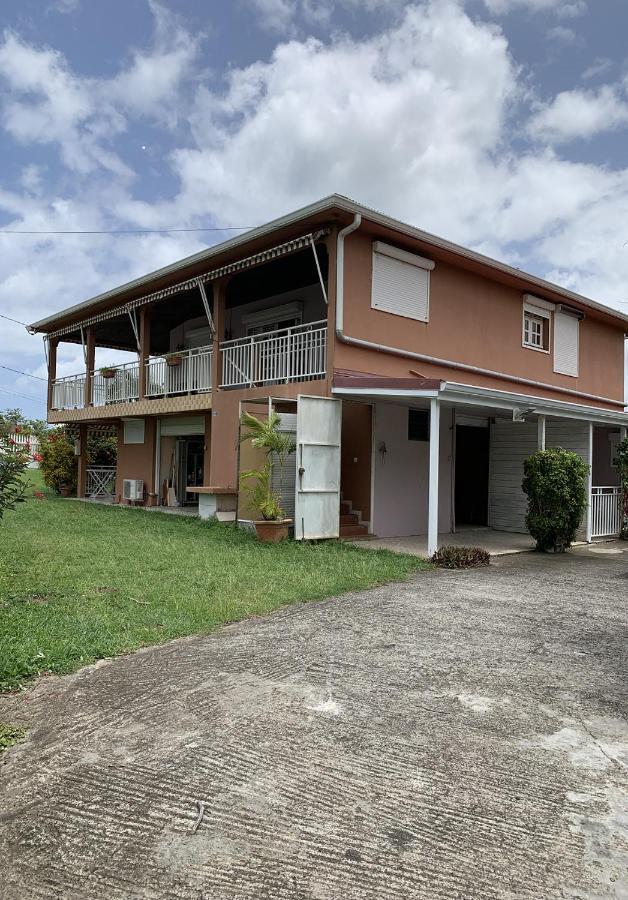 Hebergement Mouchas F4 - Dans Villa Les Polycias Sainte-Luce Exteriör bild