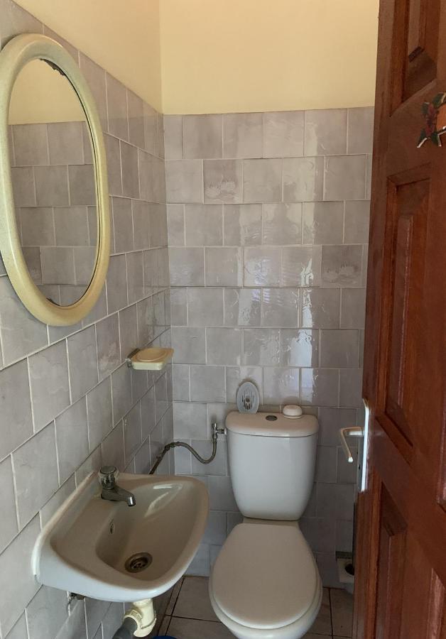 Hebergement Mouchas F4 - Dans Villa Les Polycias Sainte-Luce Exteriör bild