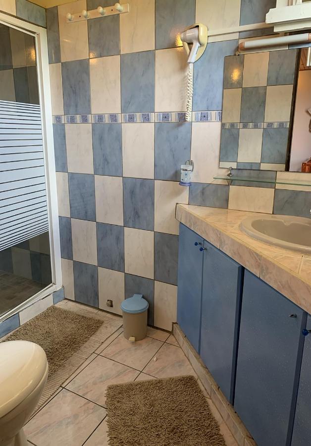 Hebergement Mouchas F4 - Dans Villa Les Polycias Sainte-Luce Exteriör bild